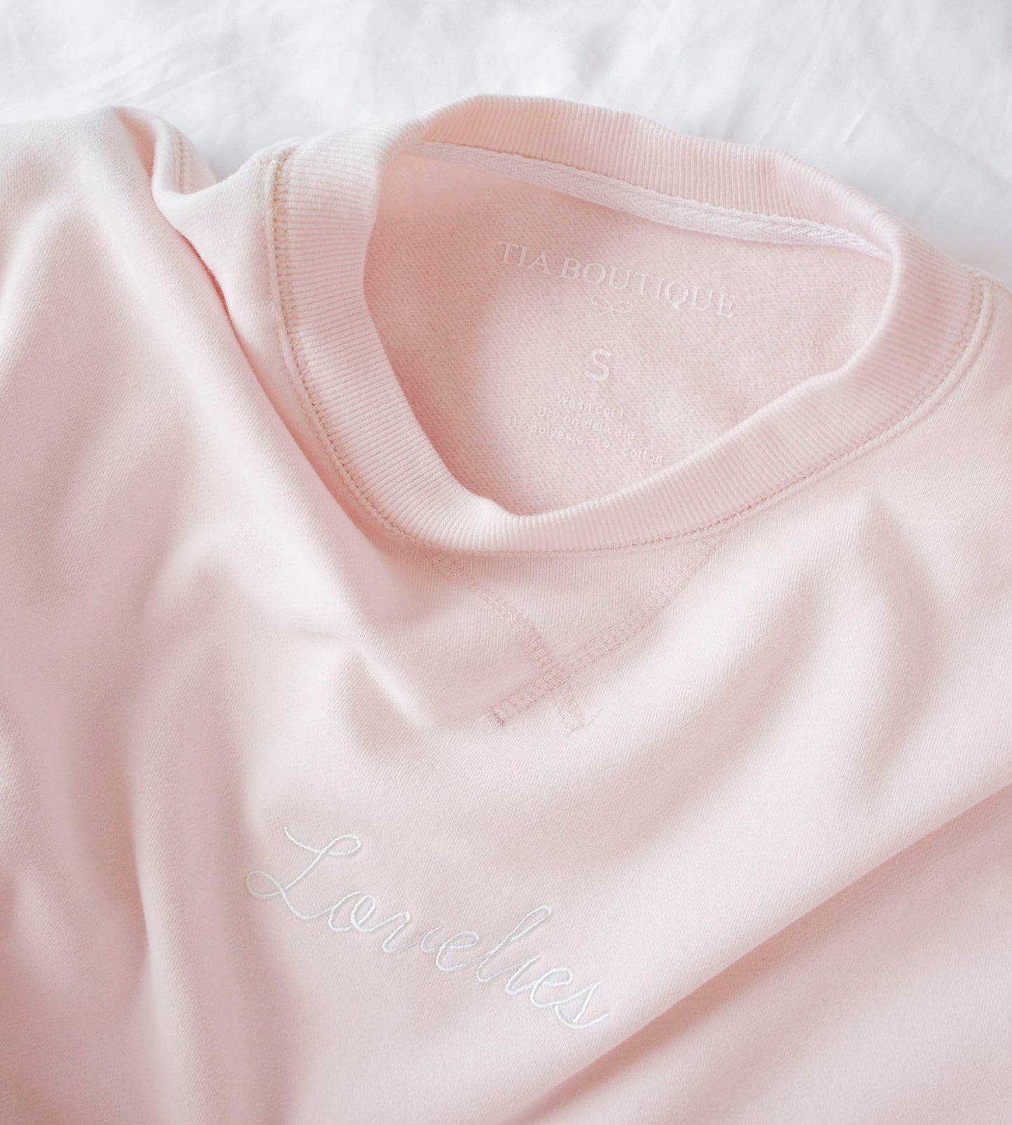 Lovelies Crewneck - Pink Ribbons